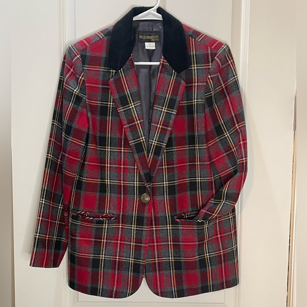 Requirements Vintage Red and Black Plaid Blazer w/ Velvet Wool Blend Collar 8P